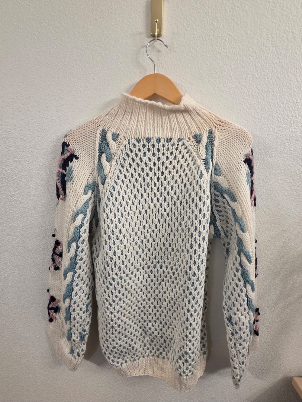 Vintage Susann D Chunky Knit Sweater Cream Blue Pink 3D Floral Mock Necklace - Picture 3 of 4